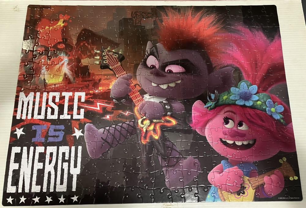 Trolls World Tour - MJM Australia (Crown) puzzle collectible [Barcode 9317762184543] - Main Image 2