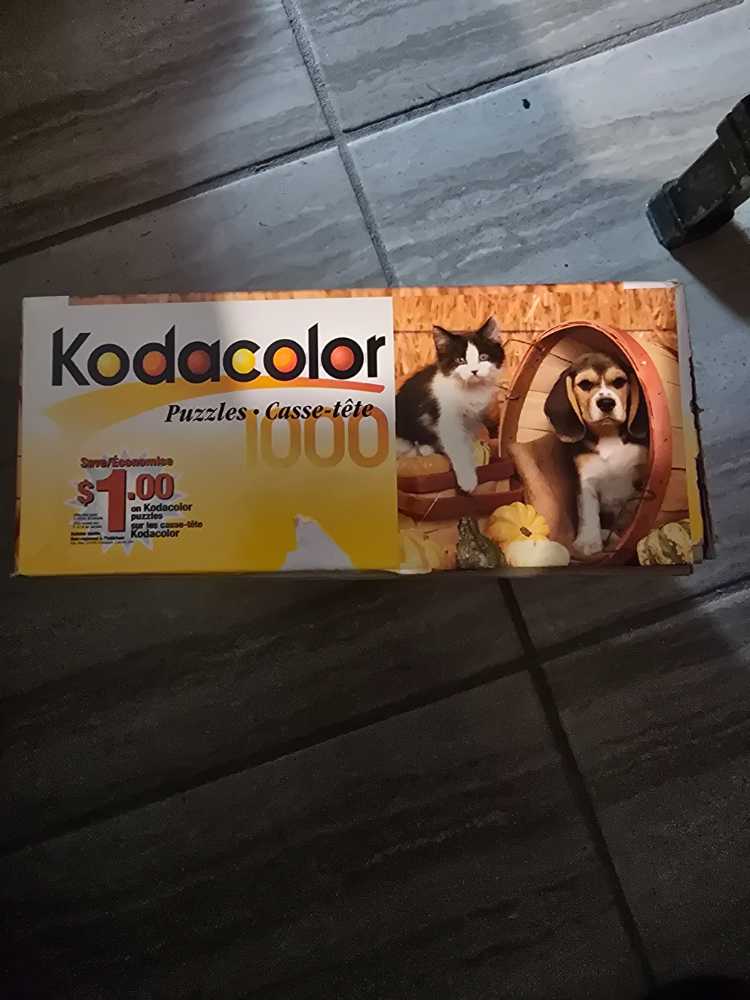 Fall Friends - Kodak puzzle collectible [Barcode 072348210014] - Main Image 3