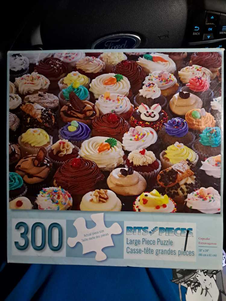 Cupcake Extravaganza - Bits & Pieces puzzle collectible [Barcode 704812488864] - Main Image 2