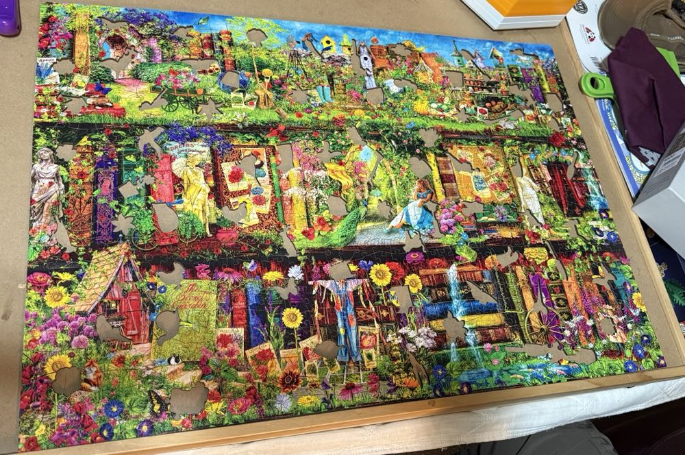 Meet The Aliens: Elara & Nox