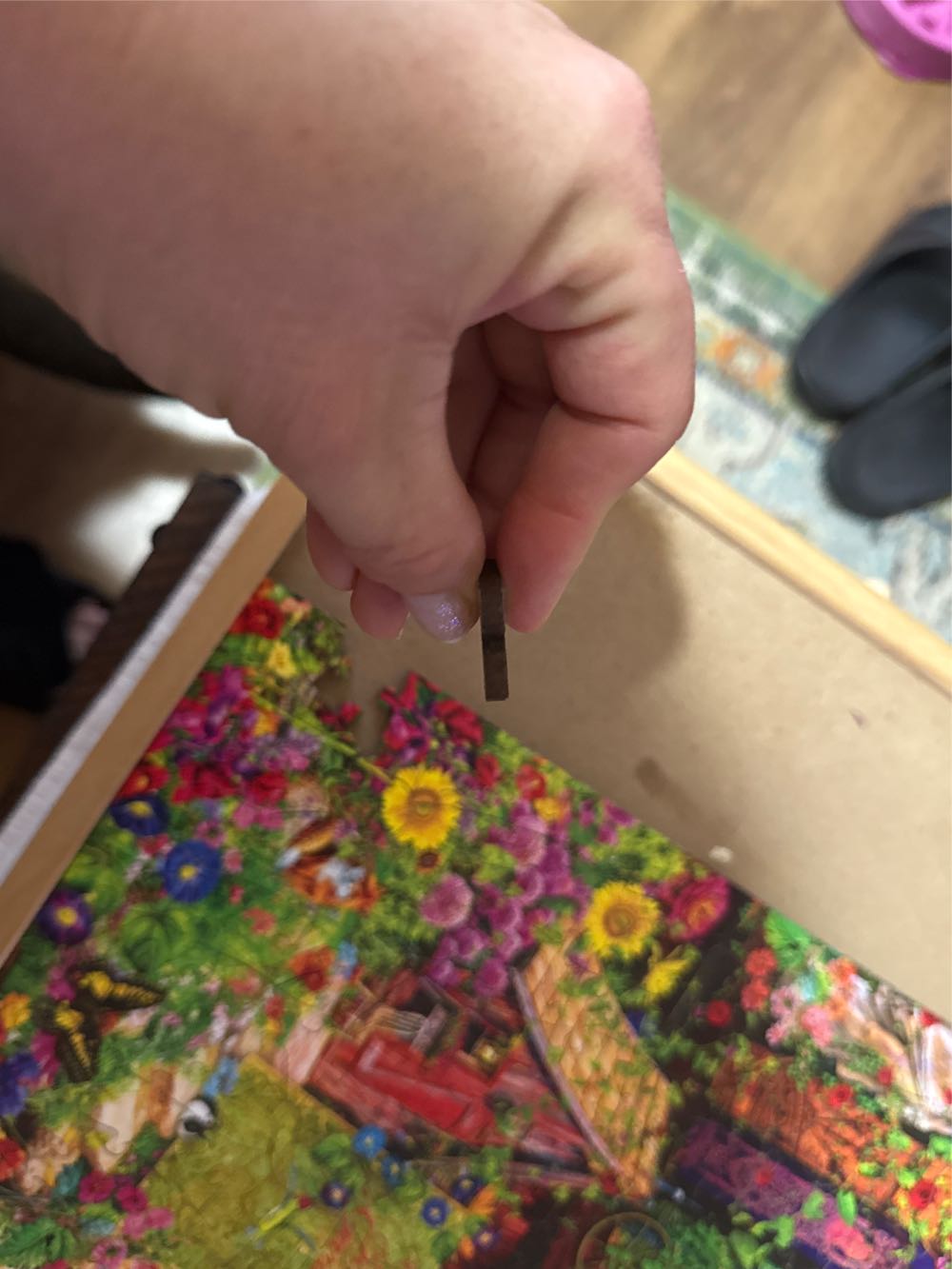 The Garden Shelf - Wentworth Wooden Jigsaw Company puzzle collectible [Barcode 6050265404420] - Main Image 3