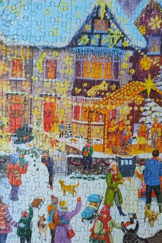 The Season For Giving - Gibsons puzzle collectible - Main Image 4