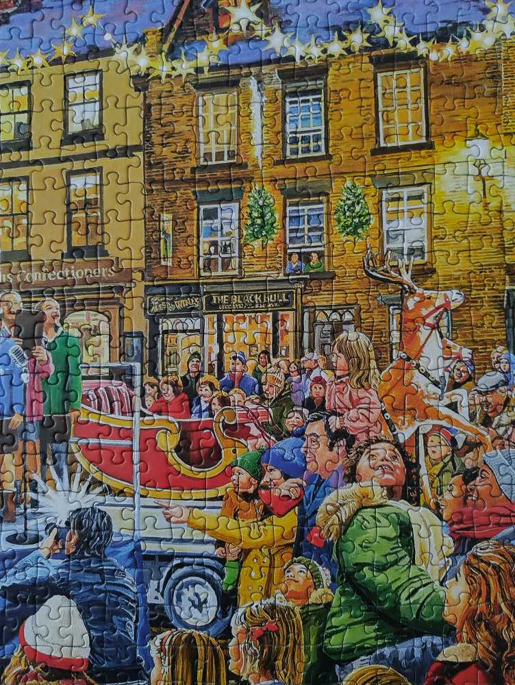 Christmas Switch On - Gibsons puzzle collectible - Main Image 4