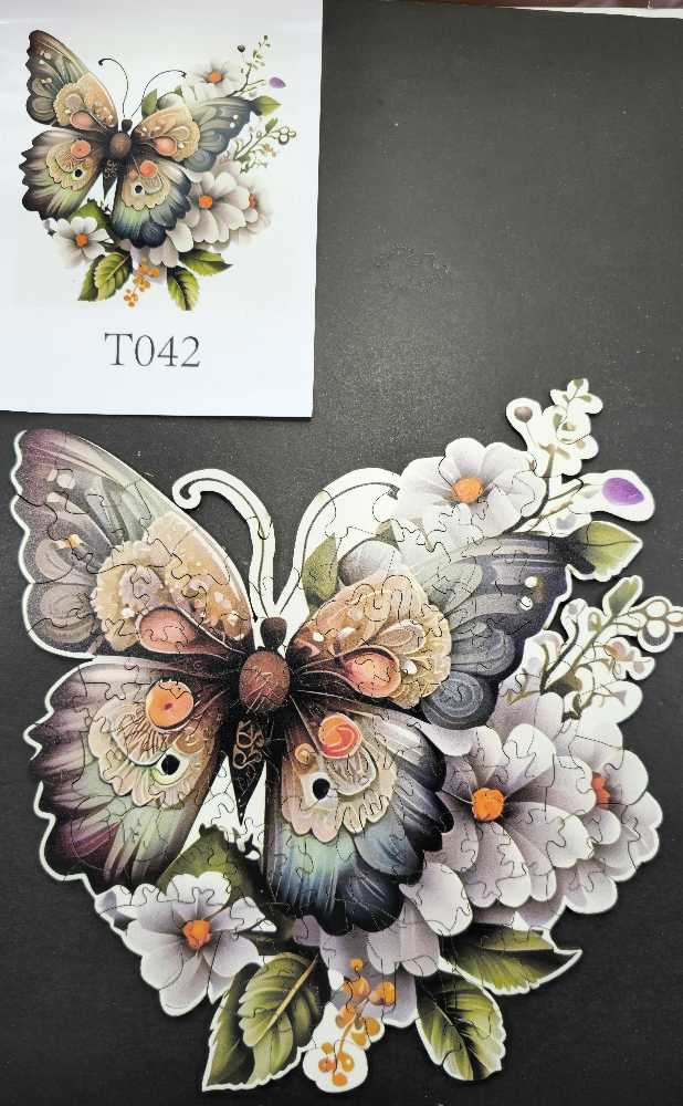 Charming Butterfly - Wooden Puzzle puzzle collectible - Main Image 3