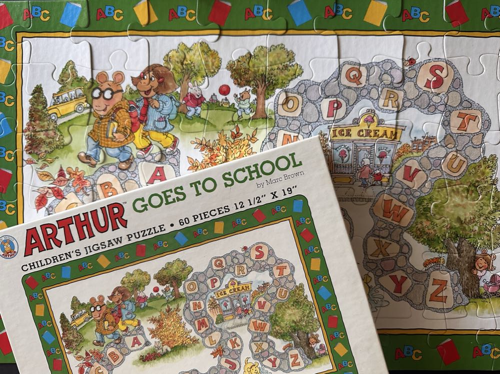 Arthur Goes To School - Great American Puzzle Factory puzzle collectible [Barcode 010563006739] - Main Image 3