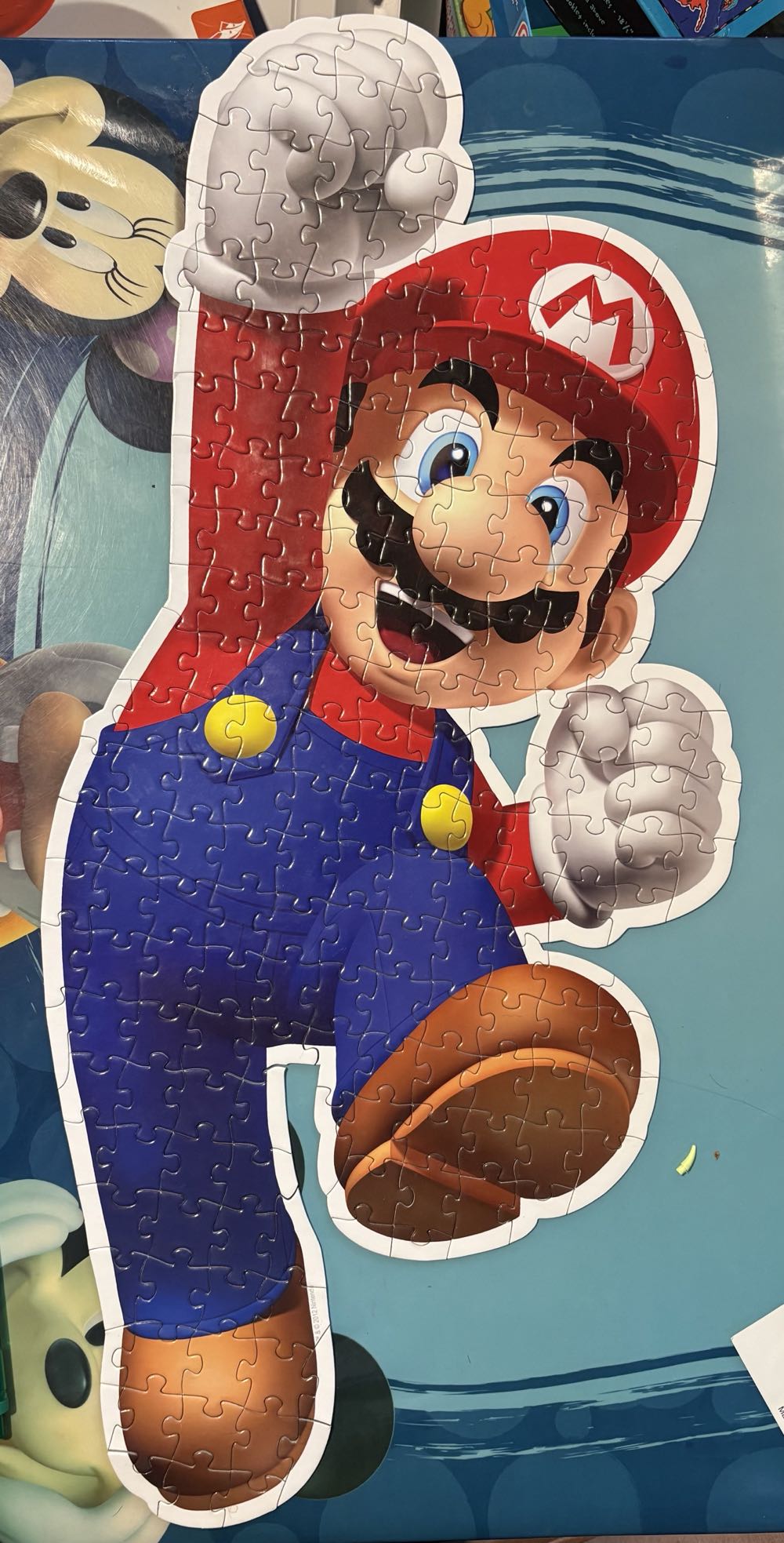 Super Mario Shaped Pdf - USAopoly puzzle collectible [Barcode 700304044822] - Main Image 2