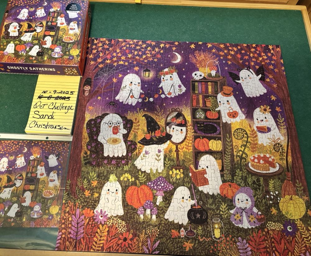 Ghostly Gathering - L👀k For - Mudpuppy puzzle collectible [Barcode 9780735386648] - Main Image 3