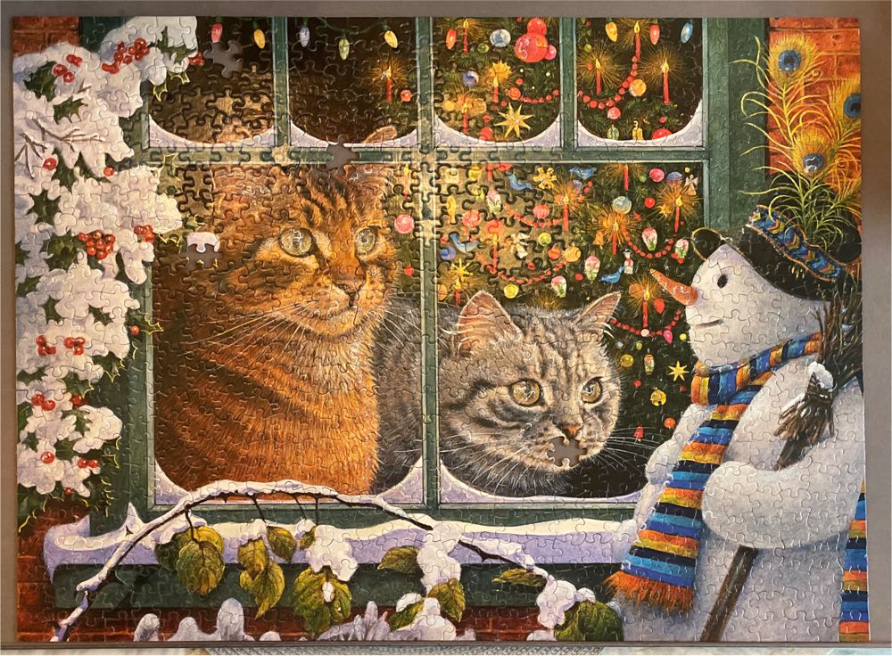 Ivory Cats Sparkle - Ceaco puzzle collectible [Barcode 9781936011049] - Main Image 2