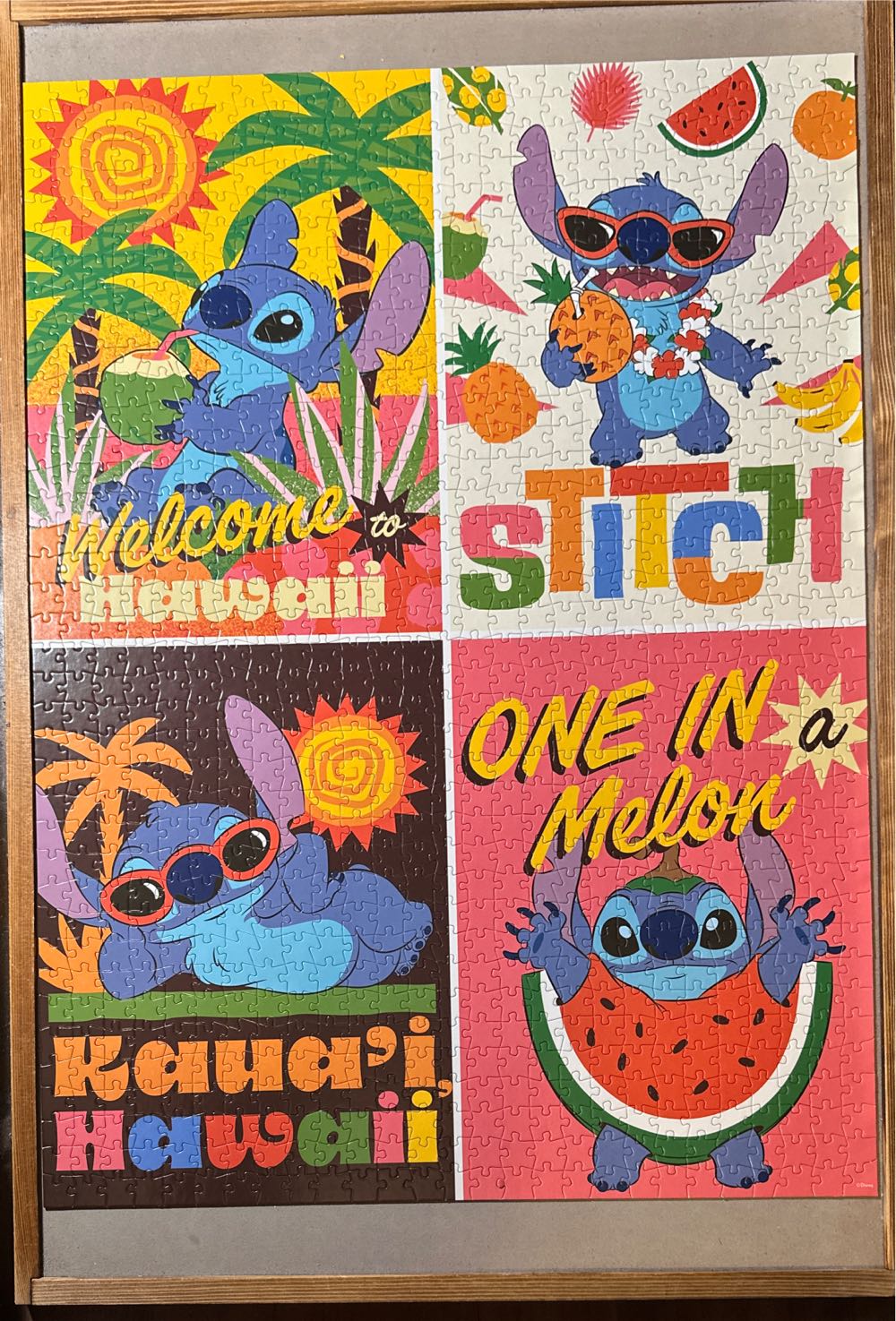 Stitch Collage - Ceaco puzzle collectible [Barcode 021081334297] - Main Image 2