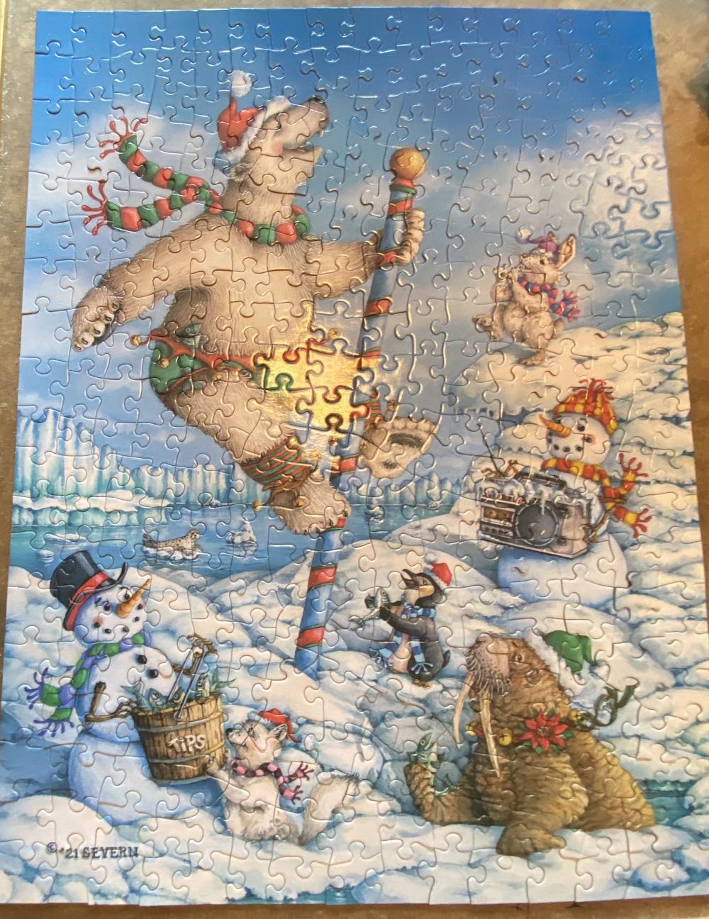 Rockin’ The North Pole - Bits & Pieces puzzle collectible [Barcode 192949077431] - Main Image 2