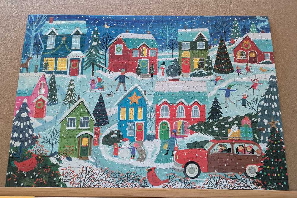 Holiday Houses - Current puzzle collectible - Main Image 2