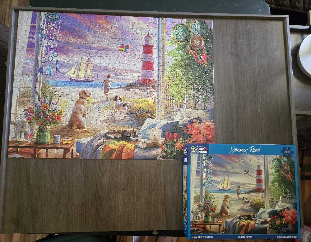 Summer Read - White Mountain puzzle collectible [Barcode 724819269372] - Main Image 2