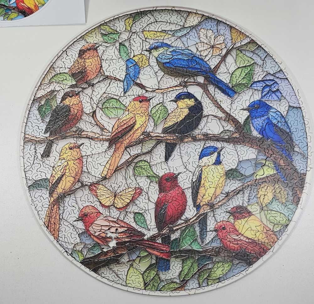 Vibrant birds - Unique Shape Jigsaw puzzle collectible [Barcode 97333609492] - Main Image 2