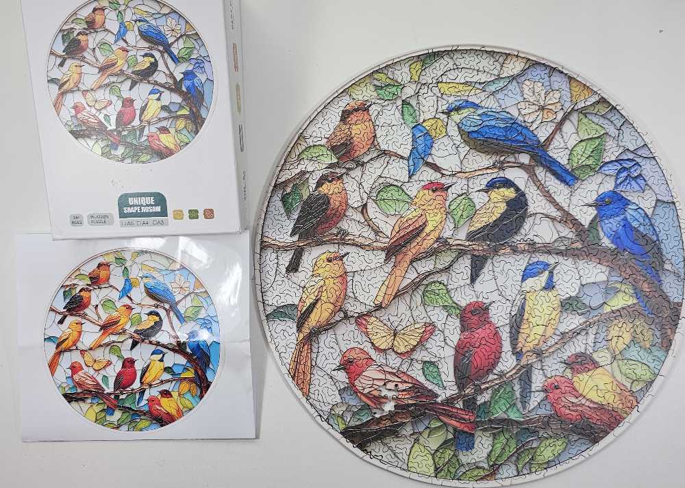 Vibrant birds - Unique Shape Jigsaw puzzle collectible [Barcode 97333609492] - Main Image 3