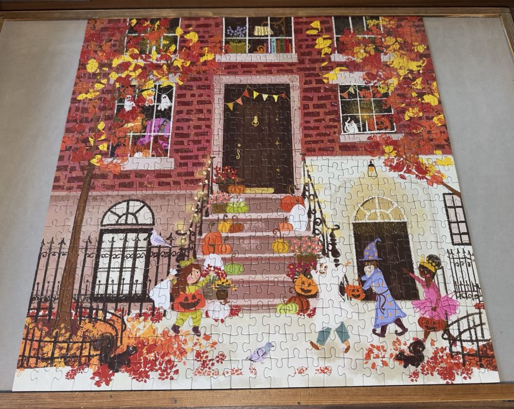 New Galison Trick Or Treat 500 Piece Puzzle Halloween - Galison puzzle collectible [Barcode 9780735386822] - Main Image 2