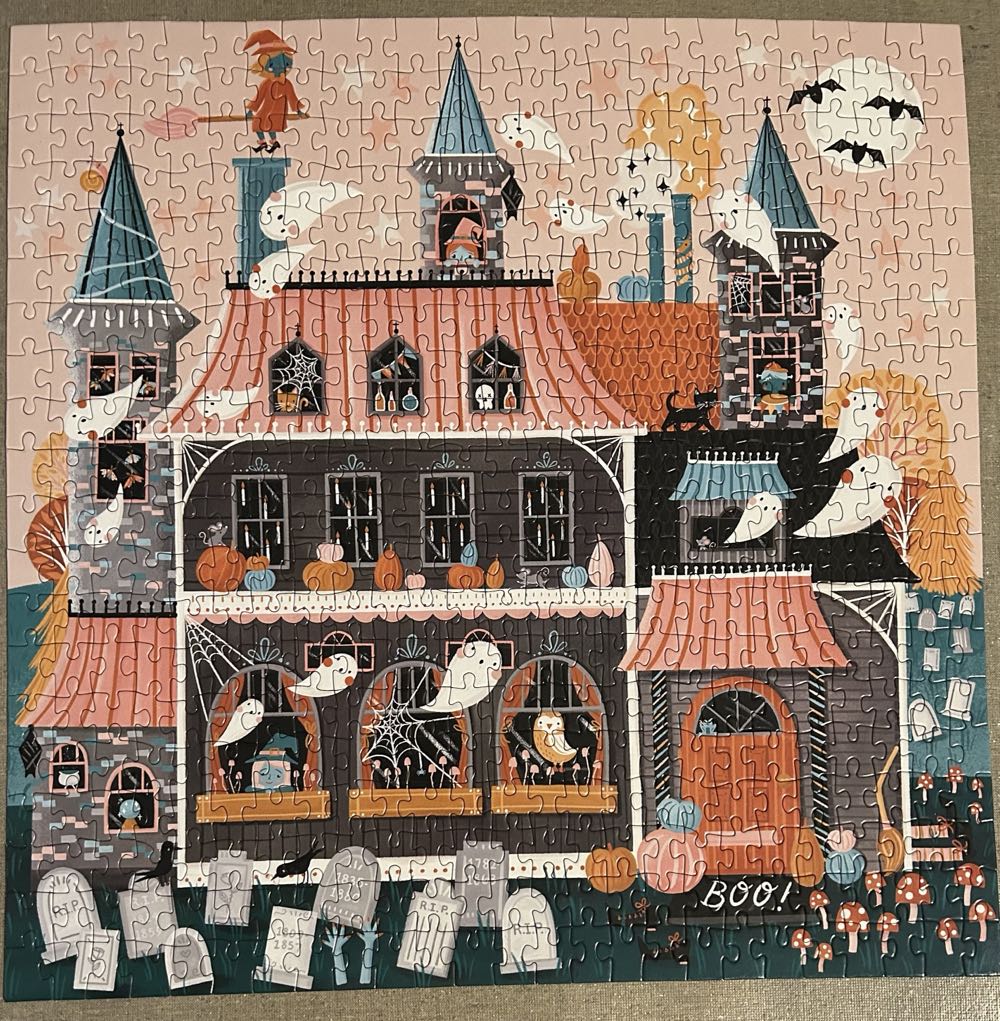 Spooky Mansion 🧩 - Galison puzzle collectible [Barcode 40516631000799] - Main Image 2