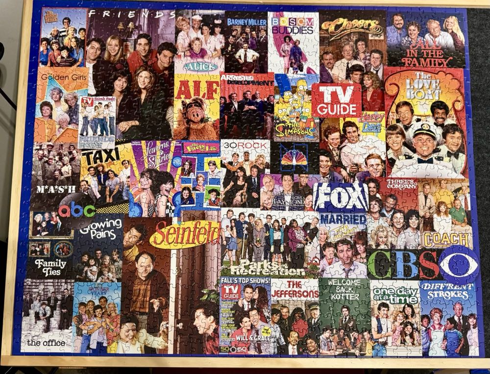 TV Sitcoms - White Mountain Puzzles puzzle collectible [Barcode 724819269570] - Main Image 2