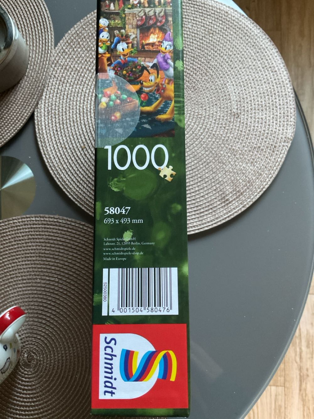 Mickey and Minnie Trimming the Tree - Schmidt puzzle collectible [Barcode 4001504580476] - Main Image 3