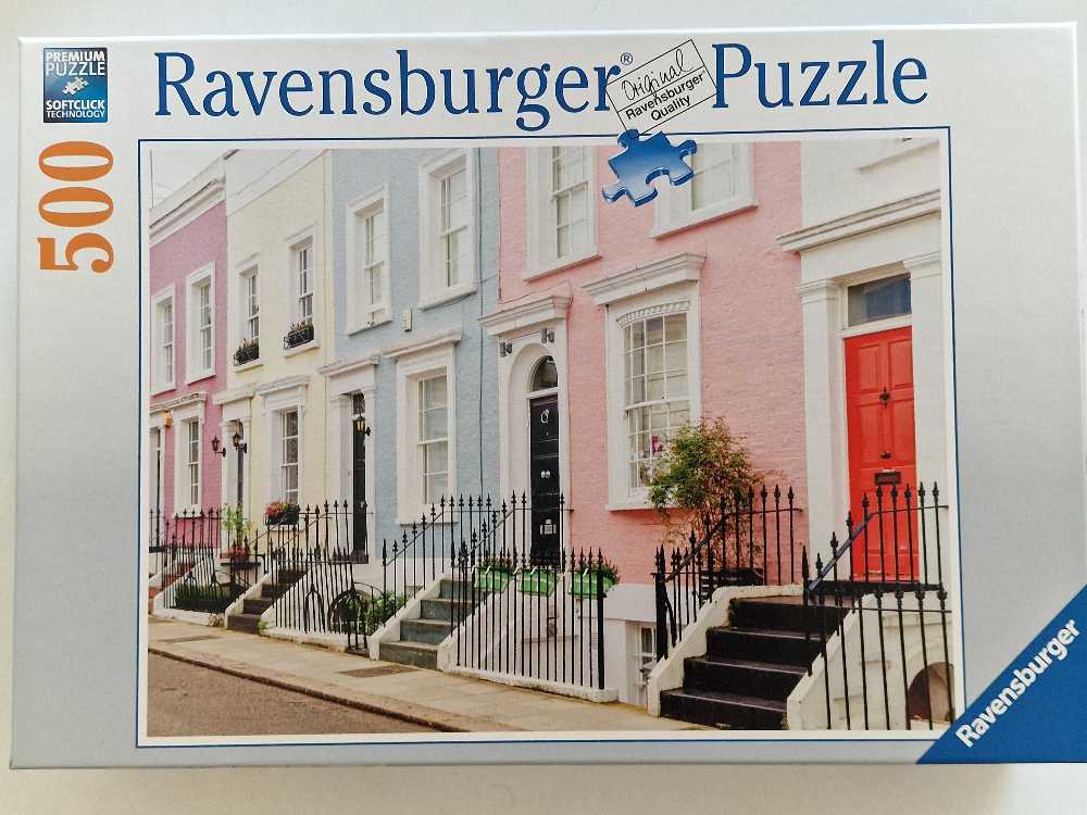 Colourful London Townhouses  - Ravenburger puzzle collectible [Barcode 4005555003045] - Main Image 2