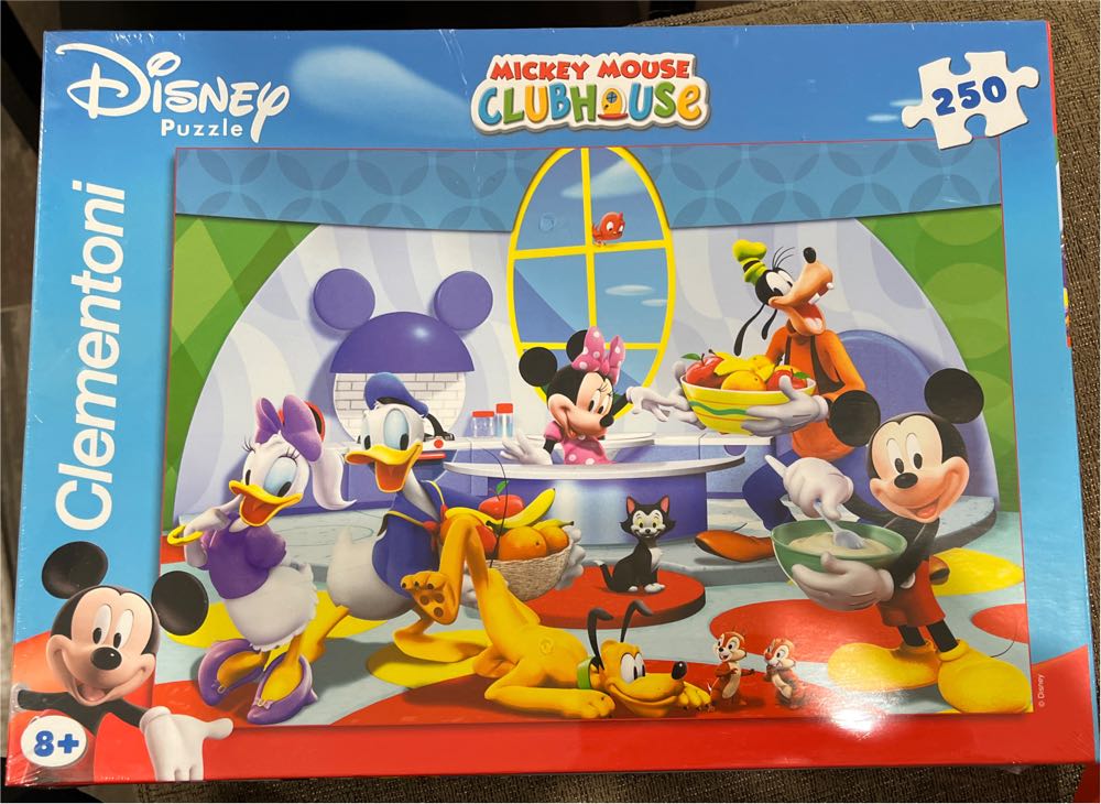 Willow Creek Press Backyard Banquet 1000pc Puzzle