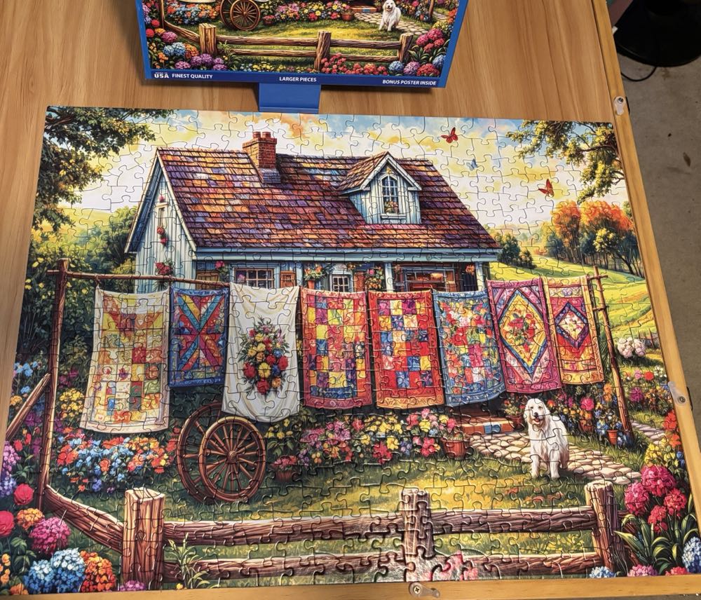 Quilt Garden - White Mountain puzzle collectible [Barcode 724819269488] - Main Image 5