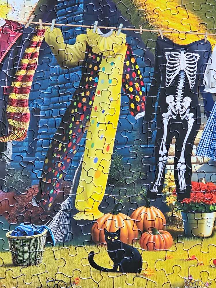 Halloween Laundry Day  - Springbok puzzle collectible [Barcode 091683017713] - Main Image 3