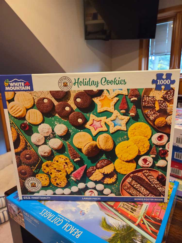 Holiday Cookies - White Mountain Puzzles puzzle collectible [Barcode 724819269181] - Main Image 2