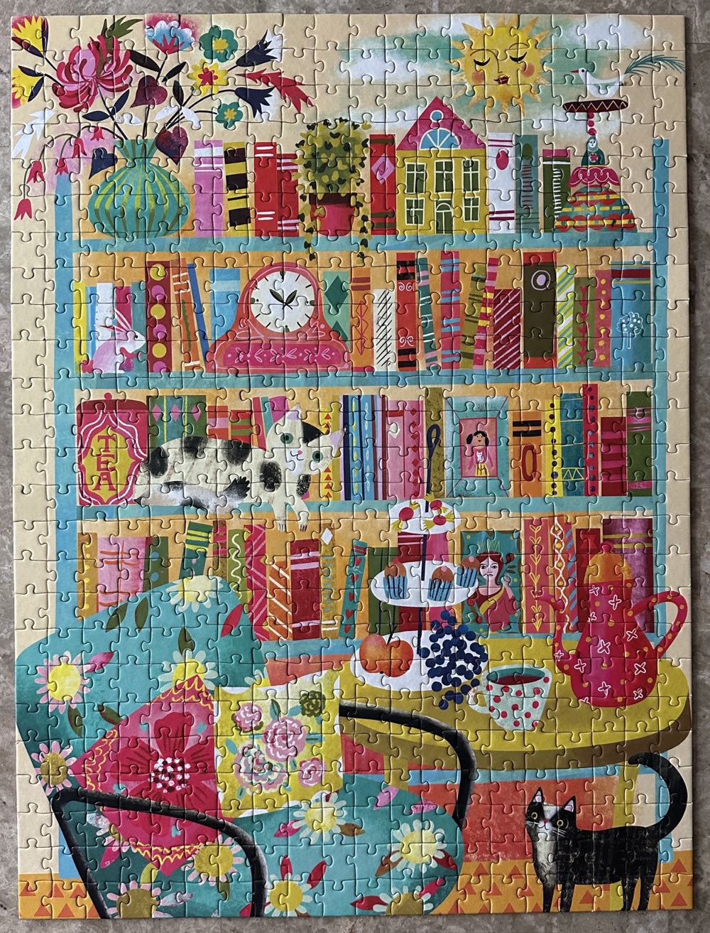 Bookshelf with Cats - RoseArt puzzle collectible [Barcode 4895145440998] - Main Image 3