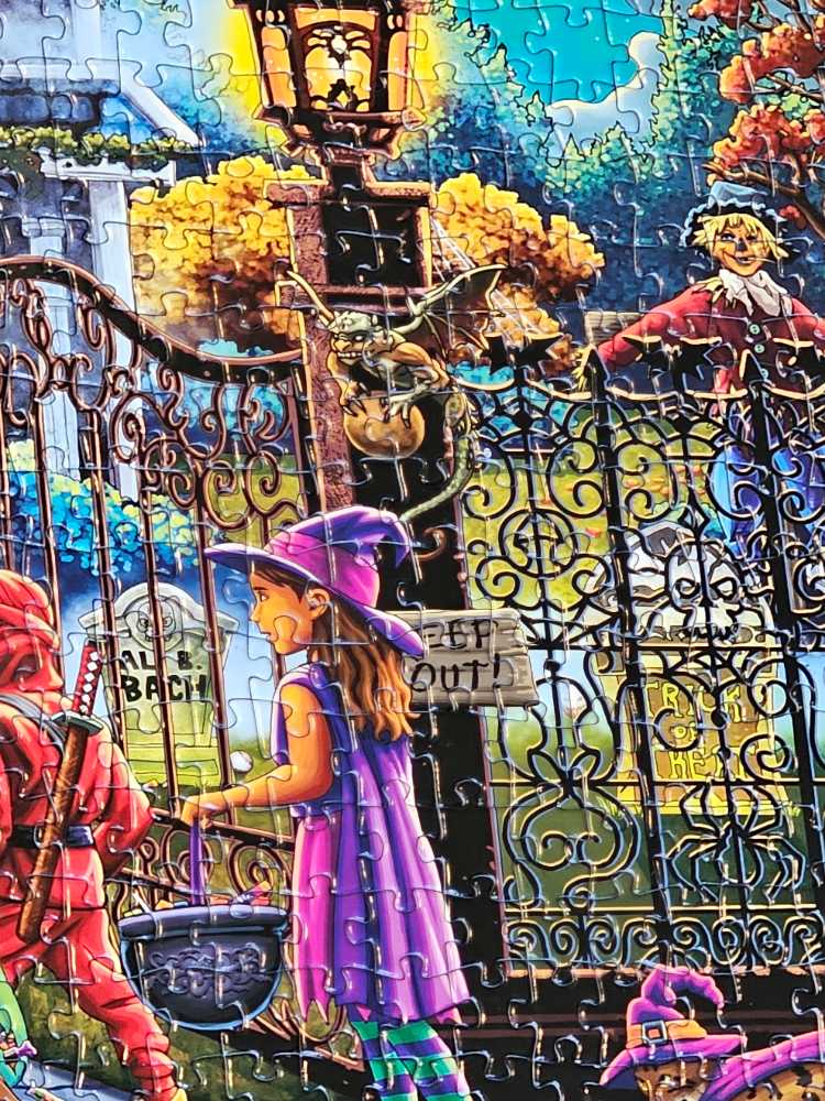 Haunted House  - Boardwalk puzzle collectible [Barcode 671095106283] - Main Image 4