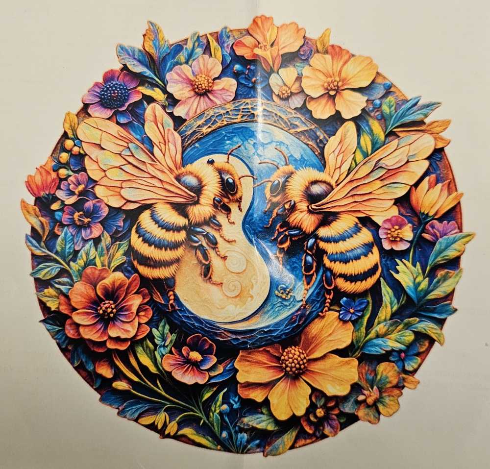 Round Bee Kitten  - Wooden Puzzle puzzle collectible [Barcode 80424376072] - Main Image 3