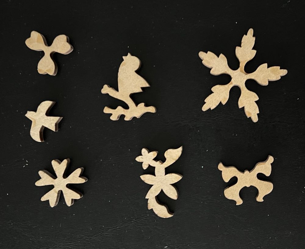 Garden Lady - SOLD - Nautilus Puzzles puzzle collectible - Main Image 4