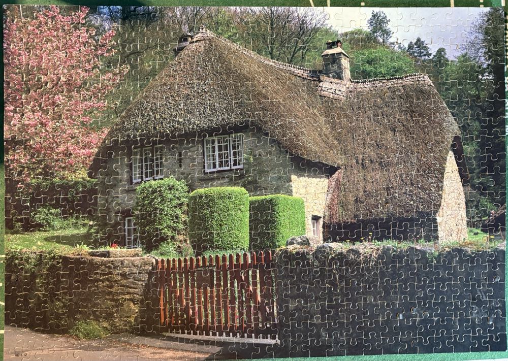 Buckland, England - MB Puzzle puzzle collectible [Barcode 032244046117] - Main Image 2