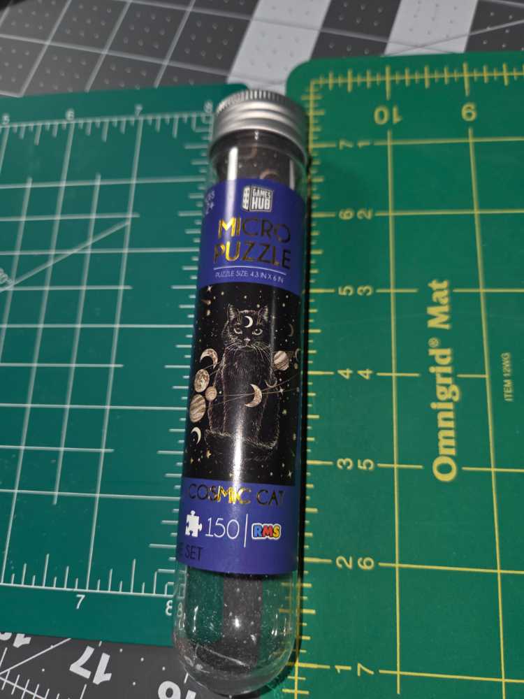 Cosmic Cat - Games Hub puzzle collectible [Barcode 840419758105] - Main Image 2