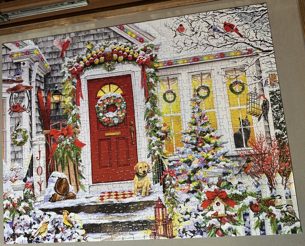 TRADED-Winter Welcome - White Mountain puzzle collectible [Barcode 724819269815] - Main Image 2