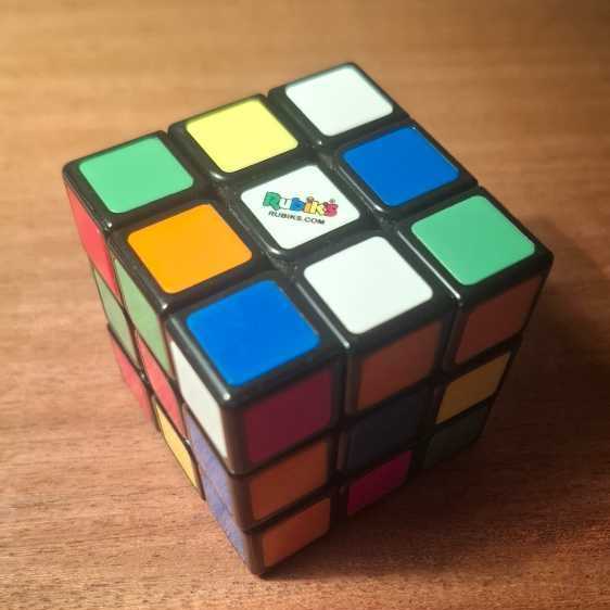 Rubik’s Cube 3x3  puzzle collectible - Main Image 3