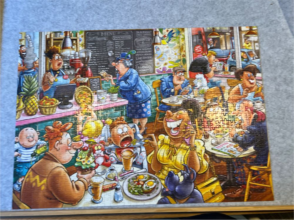 Jumbo Wasgij Destiny 27 Café To Latte! Piece Jigsaw Puzzle For Adults Colourful Challenging & Brainteasing Adult Puzzles Puzzle The Future 100% Recycled Cardboard Jigsaws Pcs - Jumbo puzzle collectible [Barcode 8721017604174] - Main Image 2