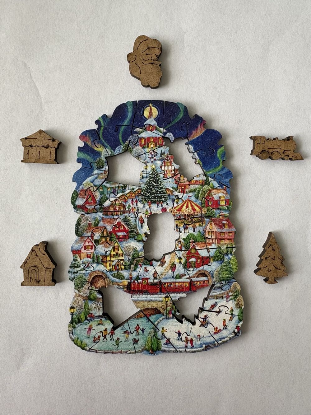 Winter Village - Wentworth Wooden Puzzles puzzle collectible [Barcode 6050265416515] - Main Image 3