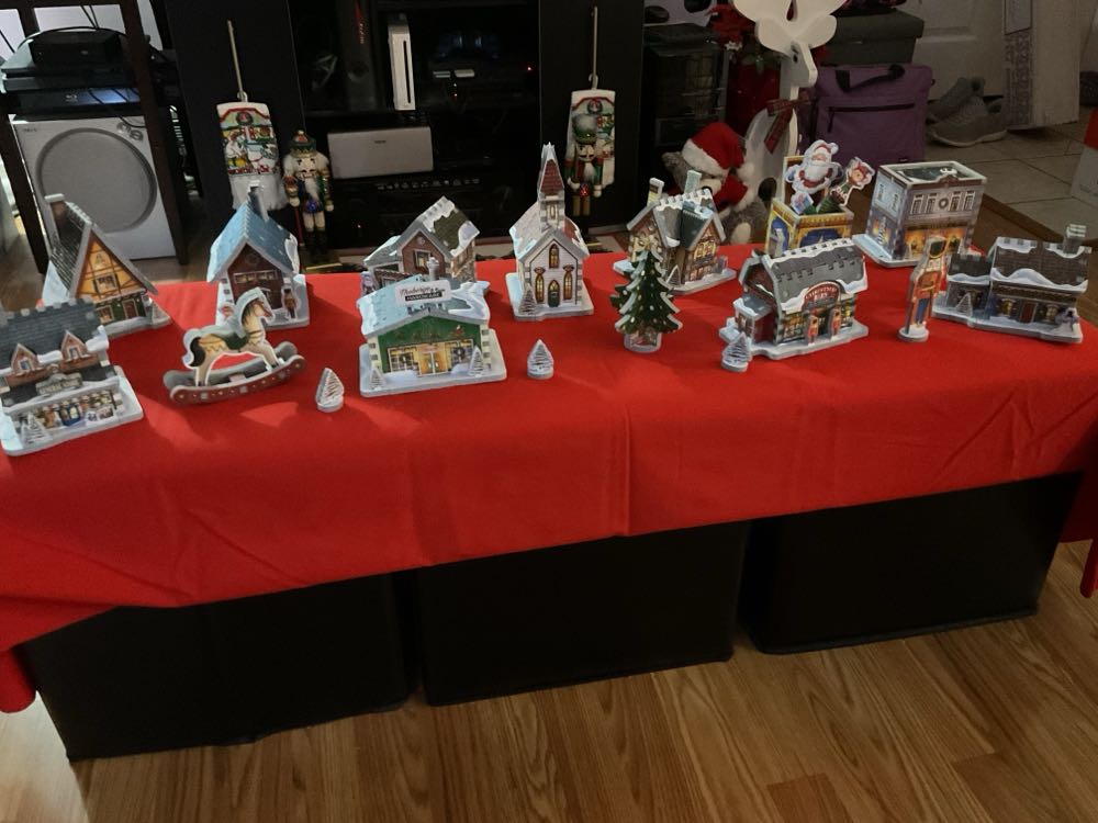 Advent Calendar (Christmas Village) - Puzz 3D puzzle collectible [Barcode 665541020254] - Main Image 2