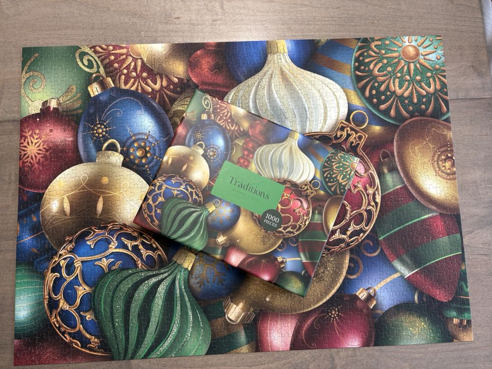 Holiday Decorations - Traditions by Mosaic Puzzles puzzle collectible [Barcode 6156290800524] - Main Image 4