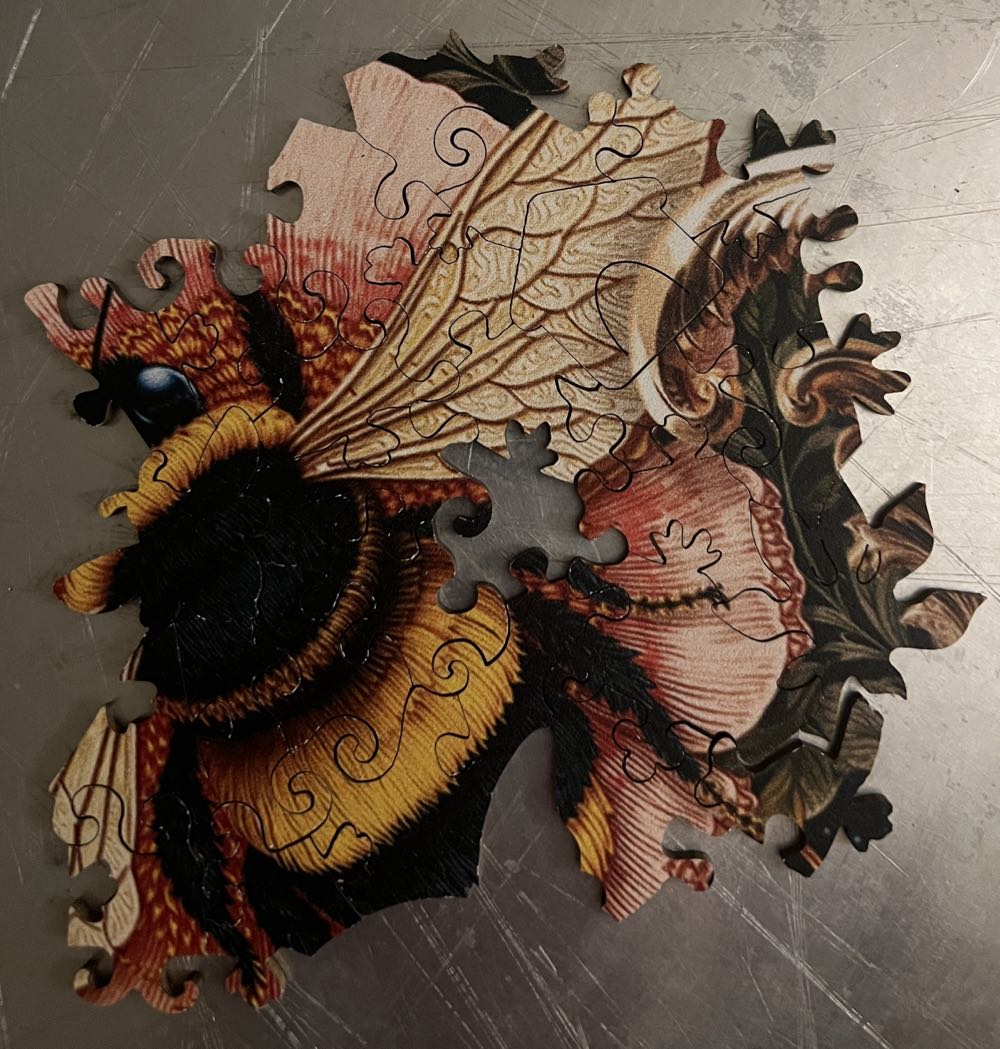 William Morris Bee - Woodbests puzzle collectible - Main Image 6