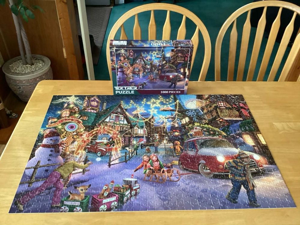 Christmas Entertainment - TekTalk puzzle collectible - Main Image 3