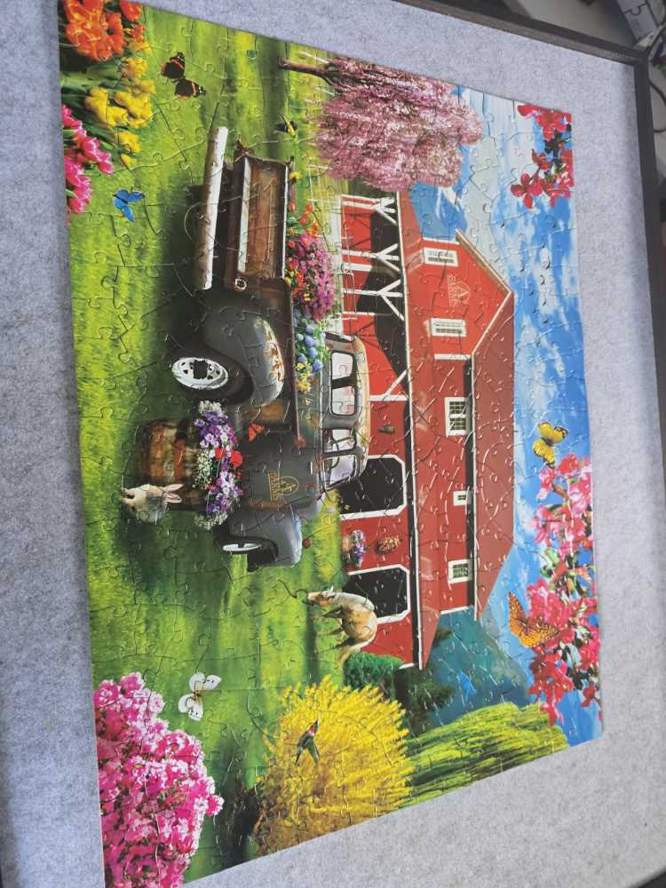 SOLD-A Farm’s Alive - Memory Lane puzzle collectible [Barcode 7745980603614] - Main Image 2