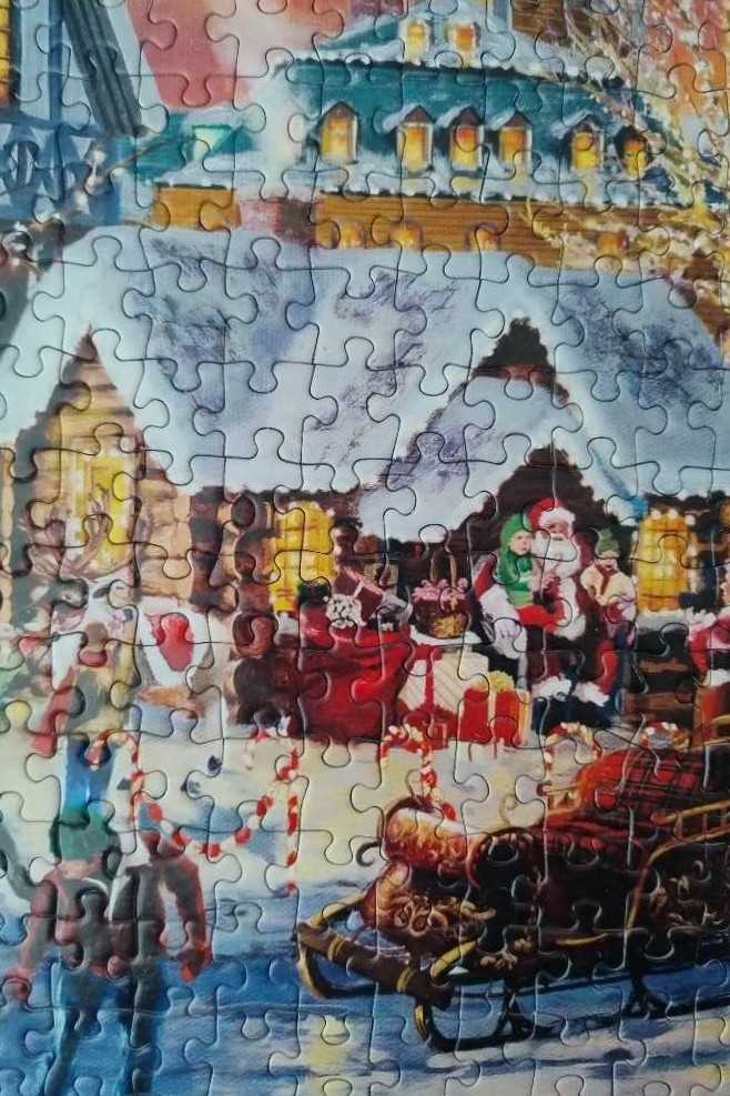The Christmas Festival - Gibsons puzzle collectible - Main Image 3