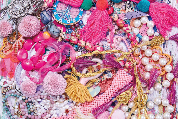 Jewelry Jumble - Blanc Puzzles puzzle collectible [Barcode 079346556014] - Main Image 2