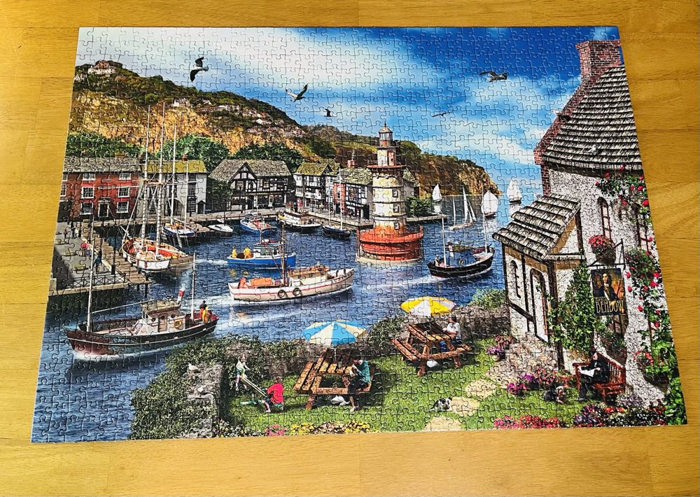 Lighthouse Bay - Gibsons puzzle collectible [Barcode 5012269062854] - Main Image 2