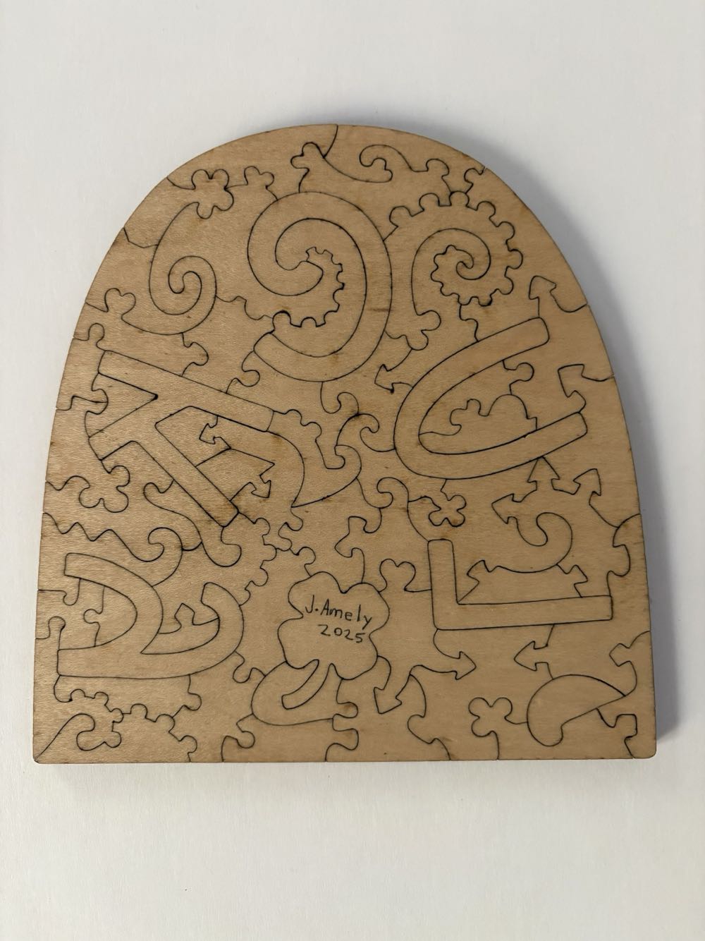 Lucky - 3 Cat Max puzzle collectible - Main Image 2