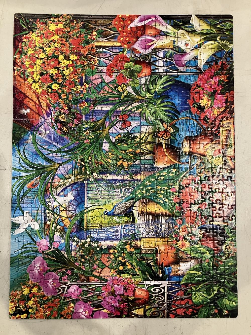 The Greenhouse Caretakers - Clementoni puzzle collectible [Barcode 8005125355792] - Main Image 2