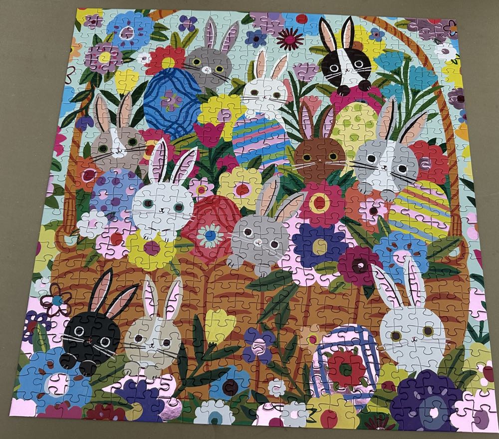 Blooming Bunnies - Mudpuppy puzzle collectible [Barcode 9780735387621] - Main Image 2