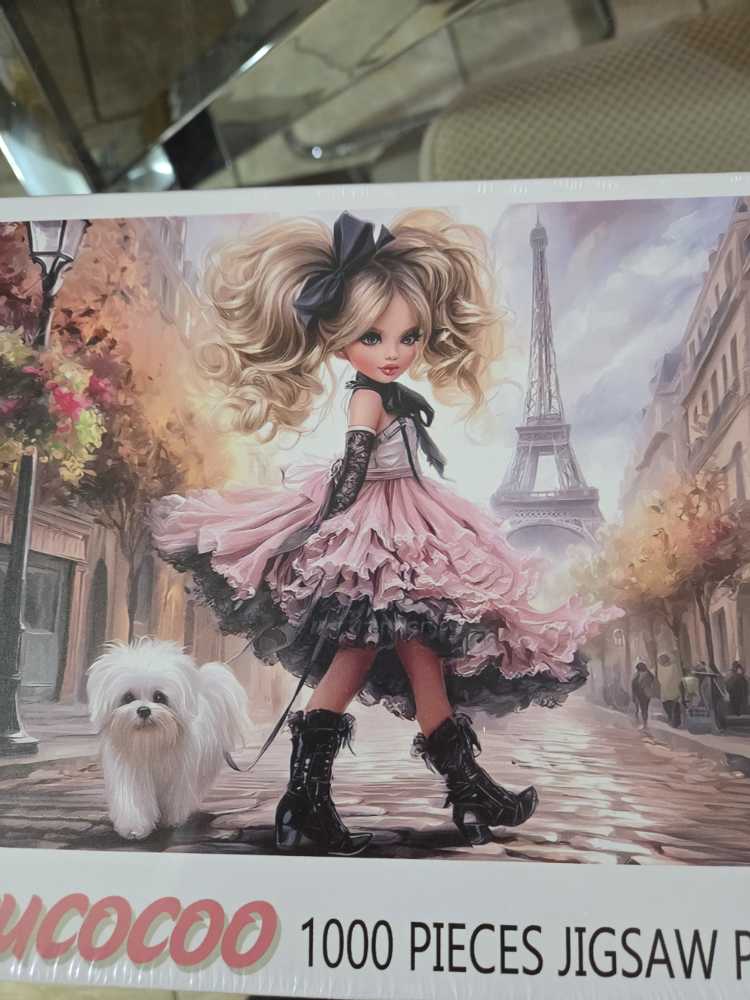 Paris Fashion Stroll Girl - Tucocoo puzzle collectible - Main Image 2