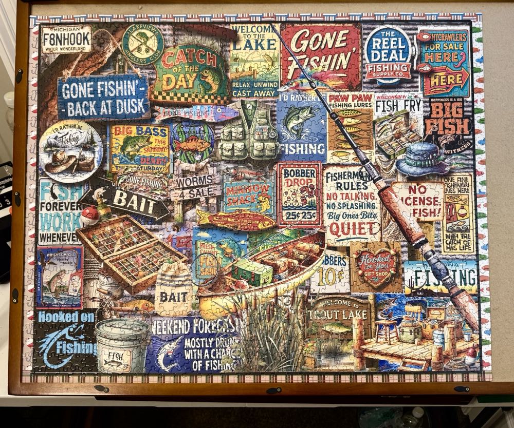 I Love Fishing - White Mountain puzzle collectible [Barcode 724819270101] - Main Image 2